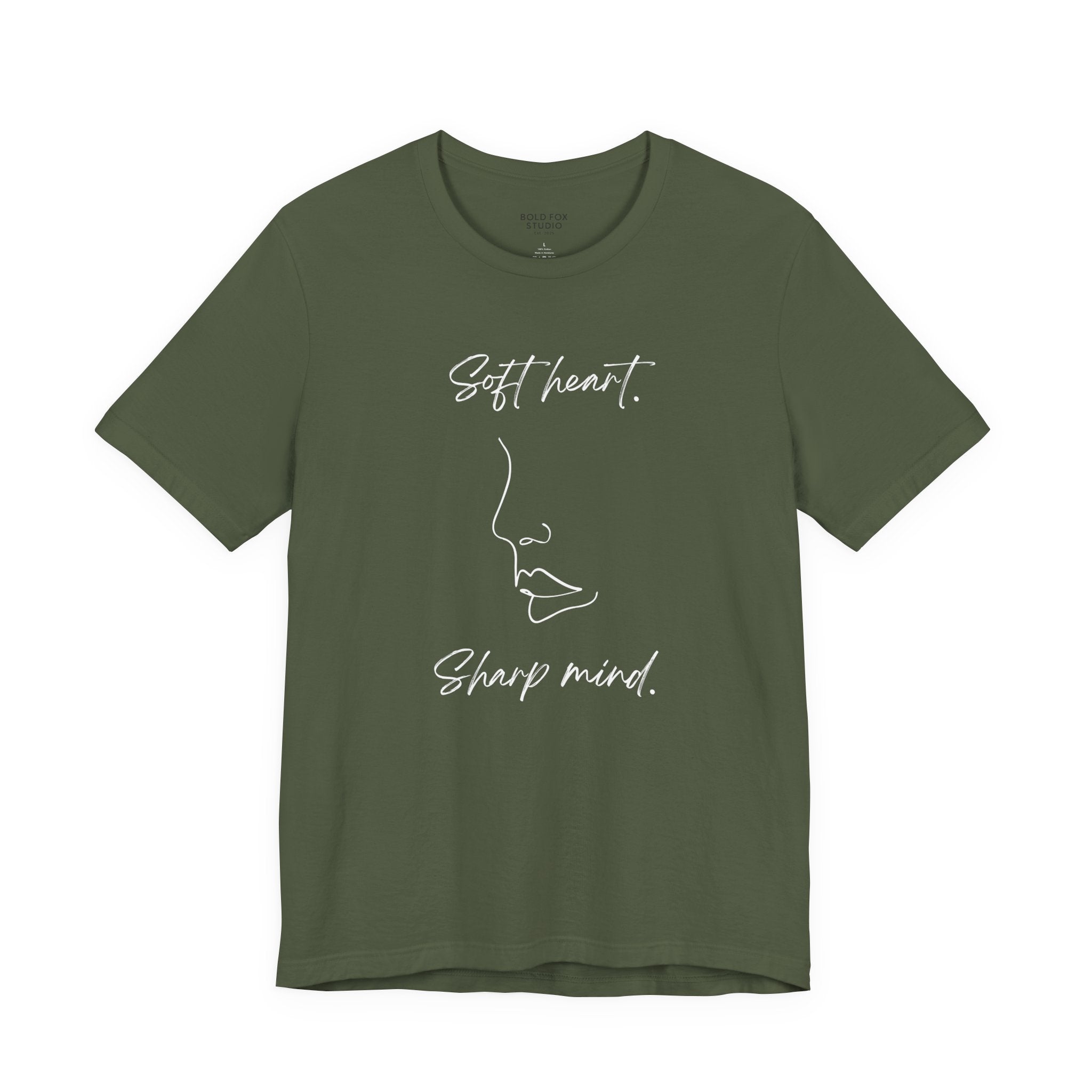 Soft heart. Sharp mind.   (EU) T-Shirt