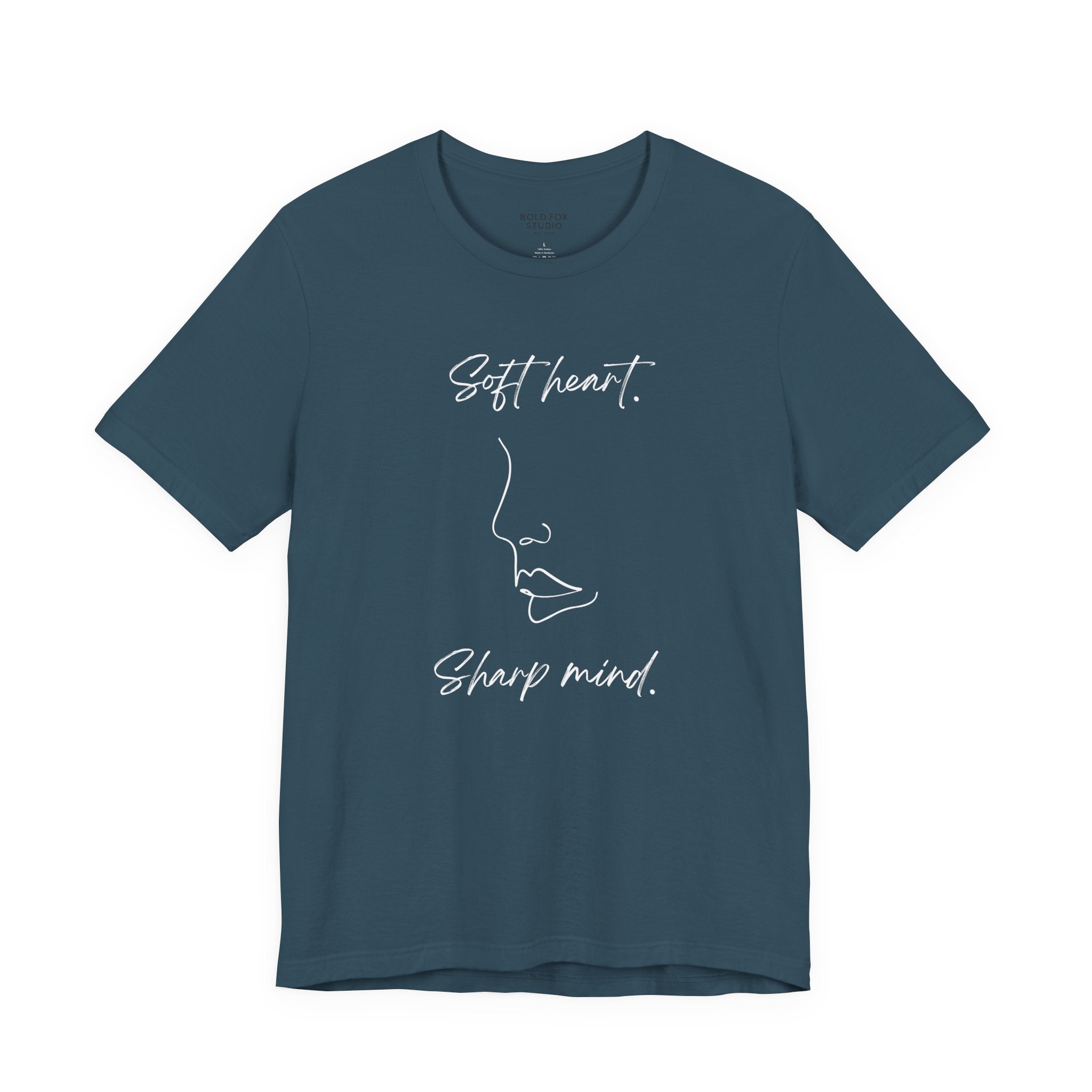 Soft heart. Sharp mind.   (EU) T-Shirt
