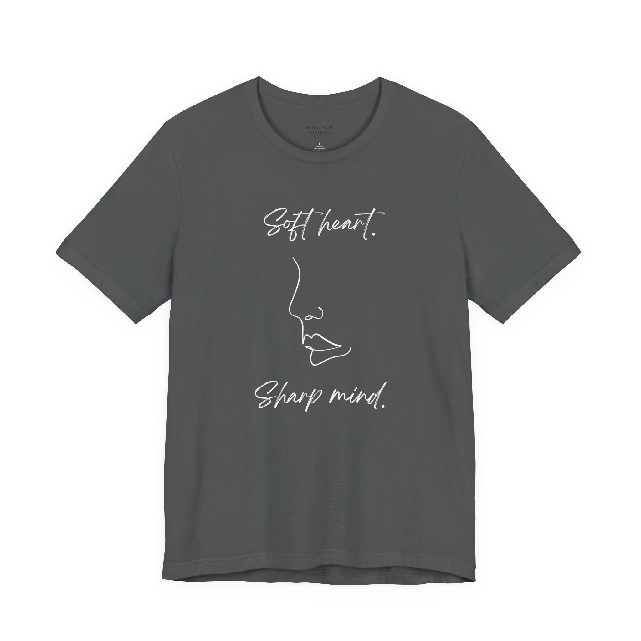 Soft heart. Sharp mind.   (EU) T-Shirt