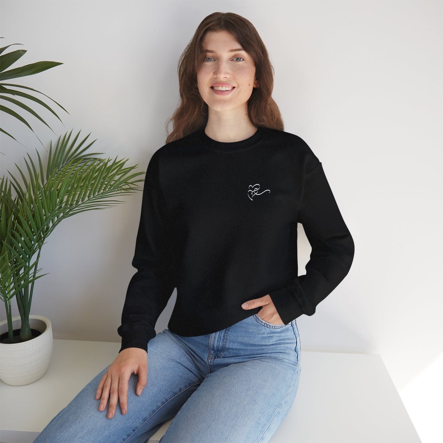 Intimacy lives in unspoken moments. Sweatshirt (EU)