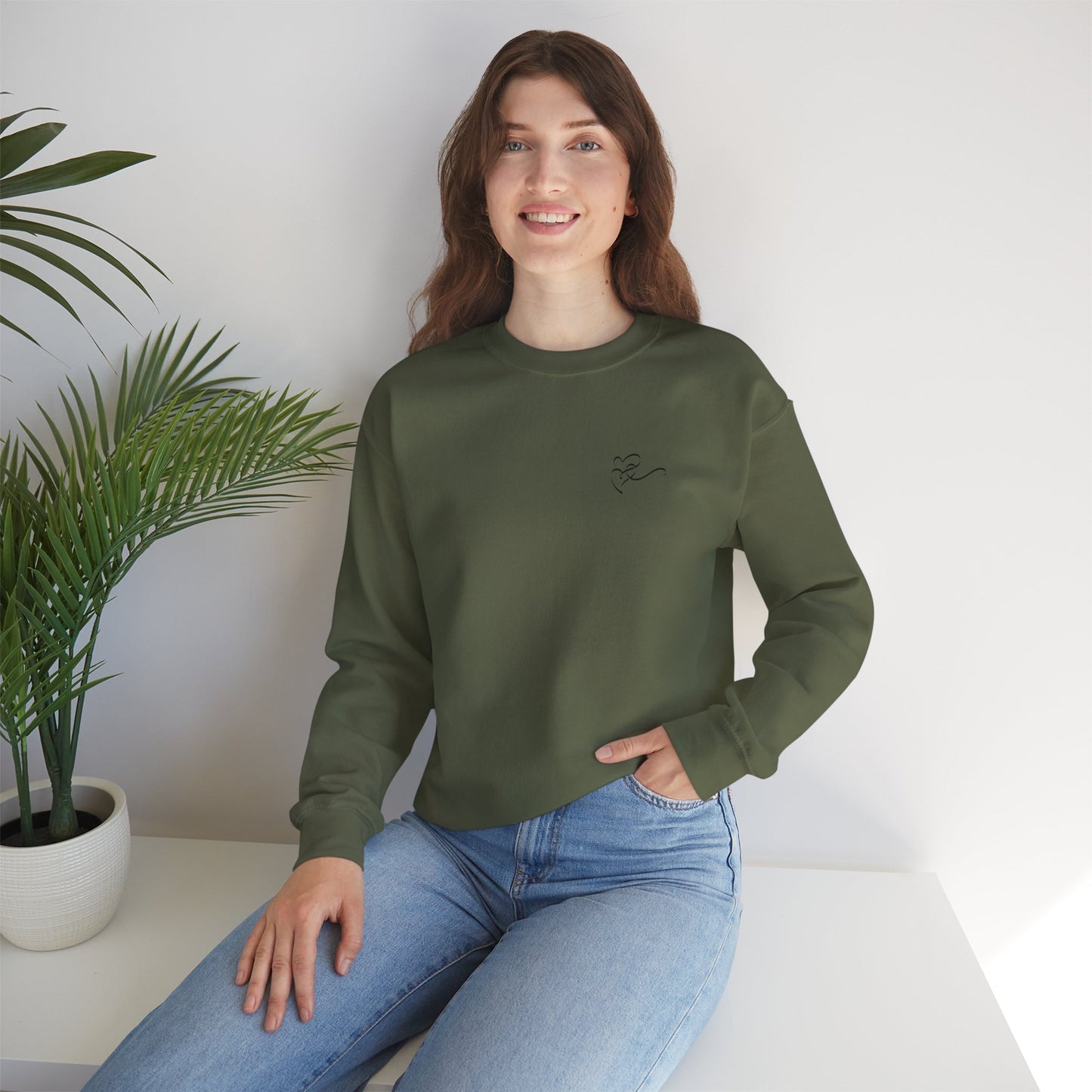 Intimacy lives in unspoken moments. Sweatshirt (EU)
